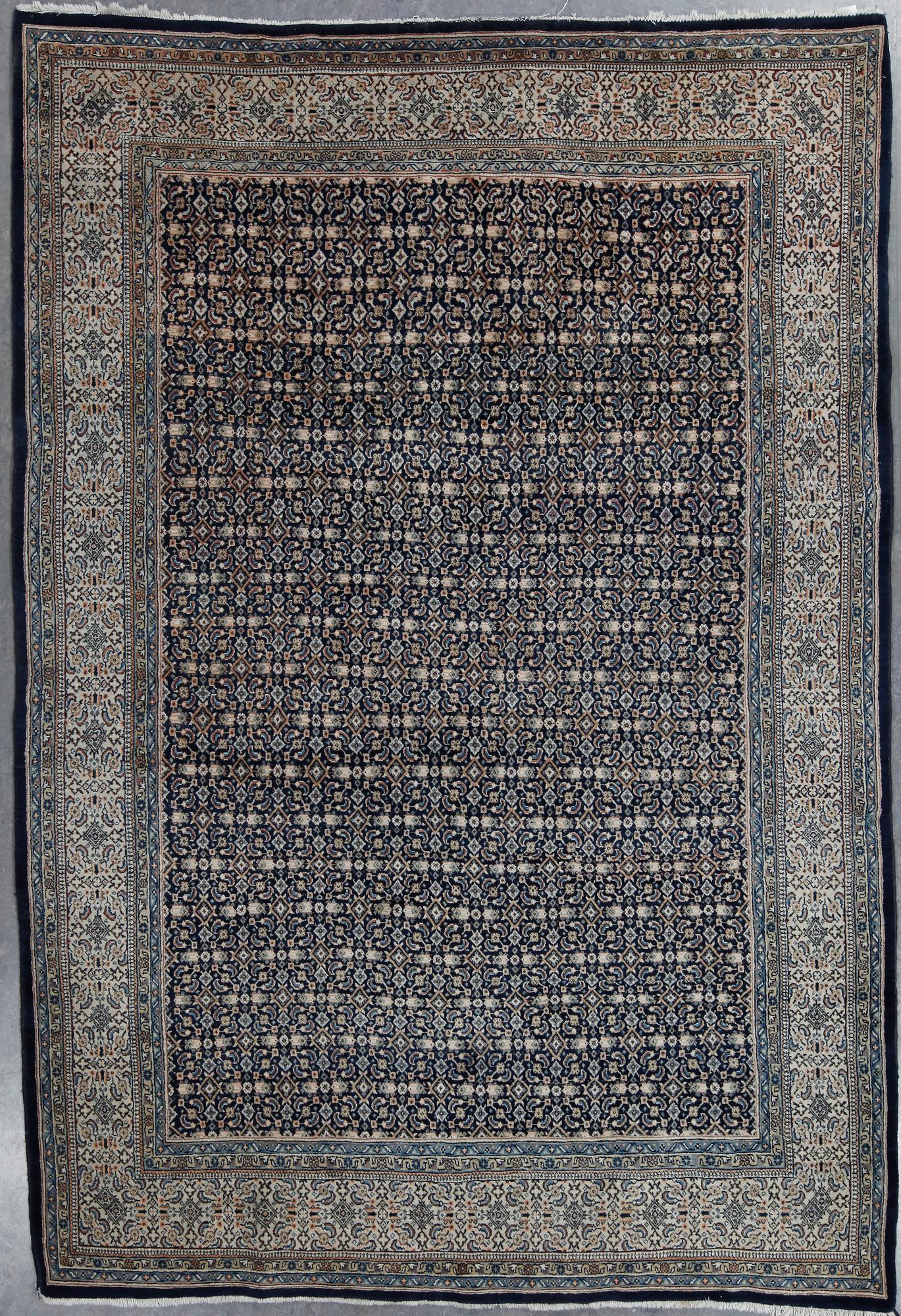 MATTA, Sarouk, kelly, ca 322 x 218 cm.
