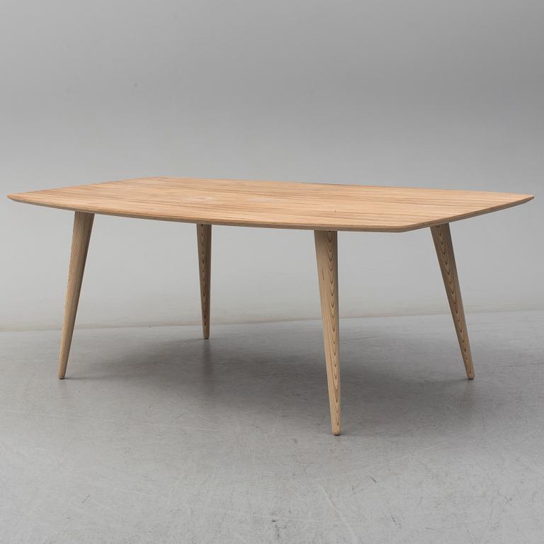 MATBORD. Snedkermester Lau Lauritsen, Danmark, 2000-tal.