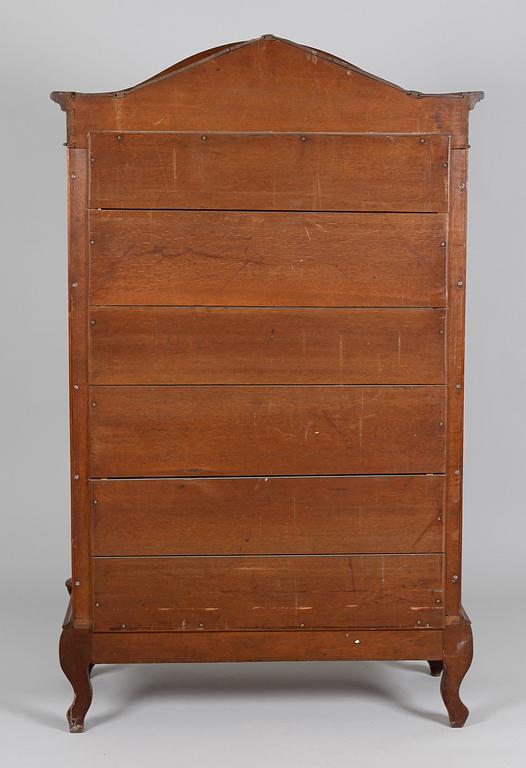 VITRINSKÅP, rokokostil, 1800-talets andra hälft.