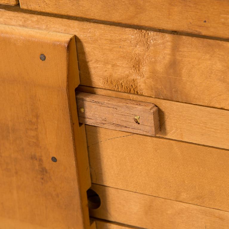 Alvar Aalto, matbord, modell 92 för O.Y. Huonekalu-ja Rakennustyötehdas A.B. 1900-talets mitt.