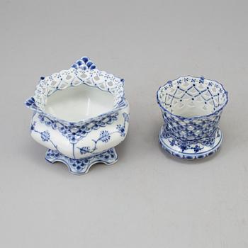 SERVIS, 44 delar, porslin, "Musselmalet", Royal Copenhagen, Danmark.