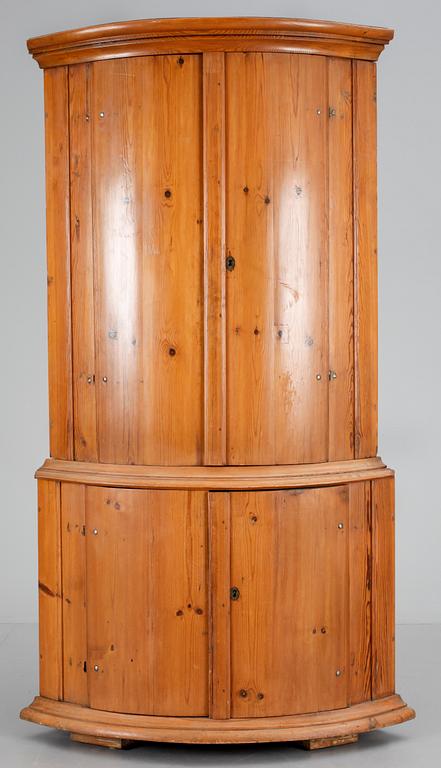 HÖRNSKÅP, 1800-tal.