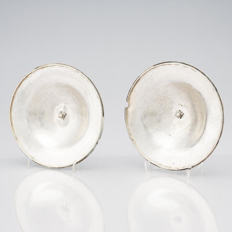 A pair of Swedish early 19th Century silver suger bowls with lids, marks of Johan Fredrik Björnstedt, Stockholm 1815.