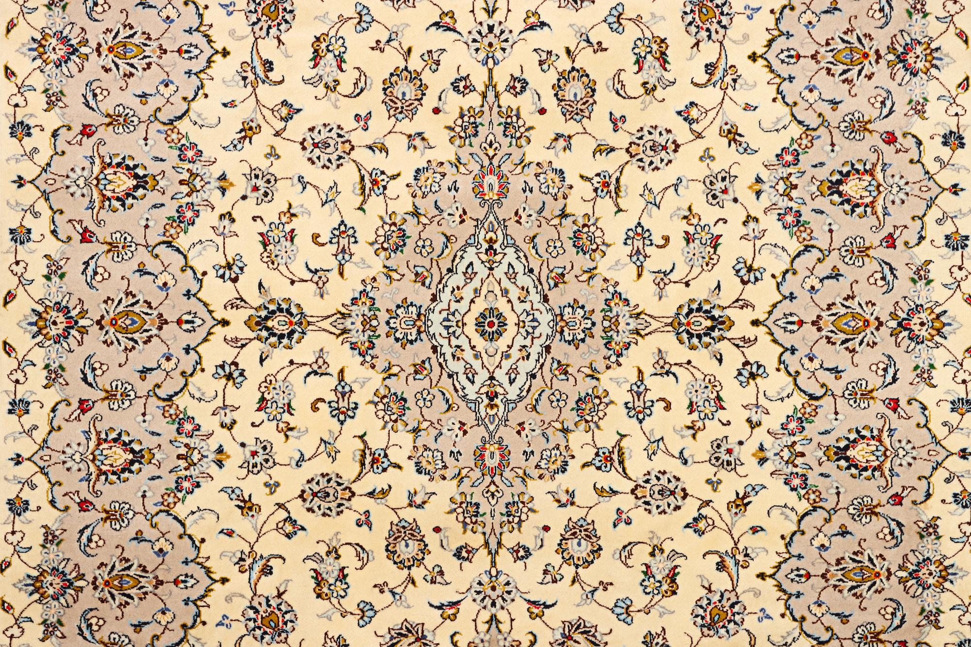 Matta, Keshan, ca 290 x 195 cm.