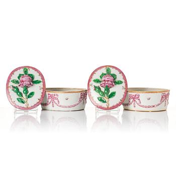 A pair of famille rose 'Export porcelain' tureens with covers, Qing dynasty, 18th century.