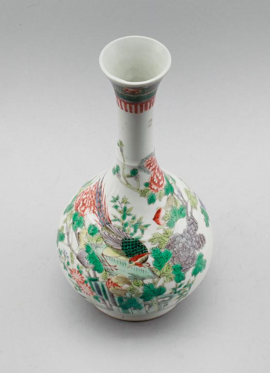 VAS, porslin, Kina, Kangxistil, 1900-tal.
