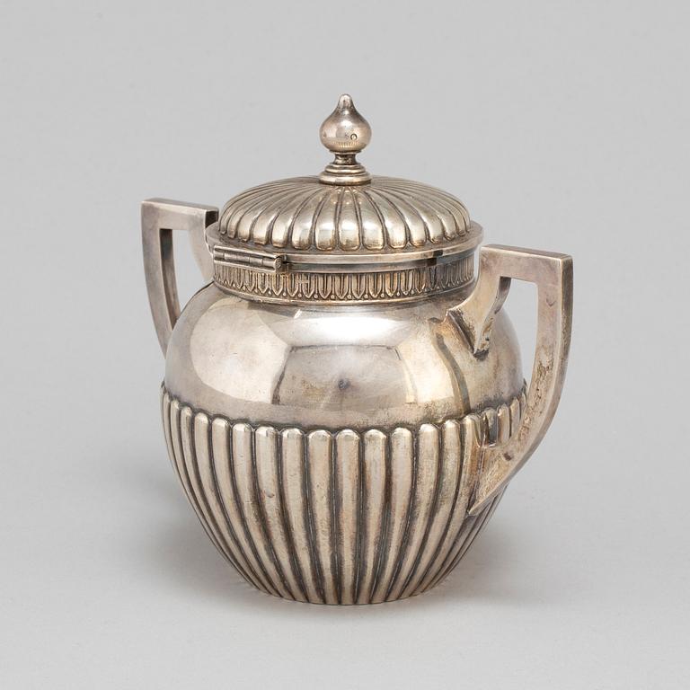 A silver sugarbowl by a unknown master, S.t Petersburg 1908-26.