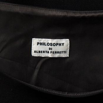 A black dress by Philosophy di Alberta Ferretti.
