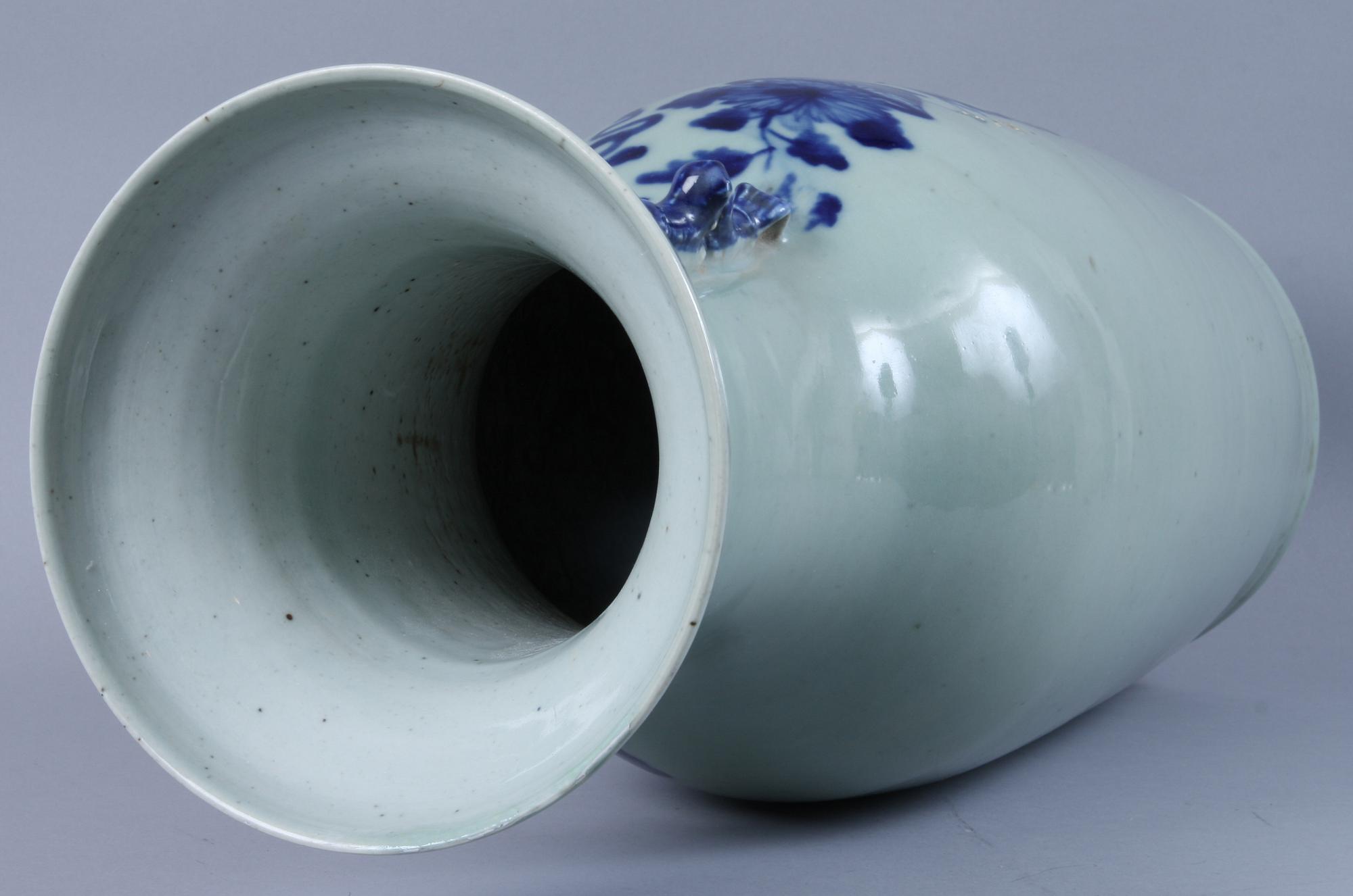 GOLVURNA, porslin, Kina, 1800-tal.