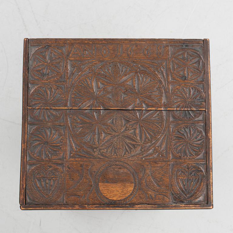 Skrin på benställning, 3 st, barock, 16-/1700-tal.