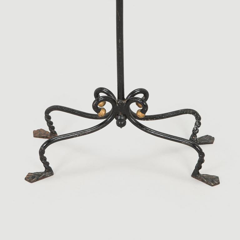 Bertil Lindholm, A 1930s floor candelabrum, Taidetakomo Antti Hakkarainen, Finland.