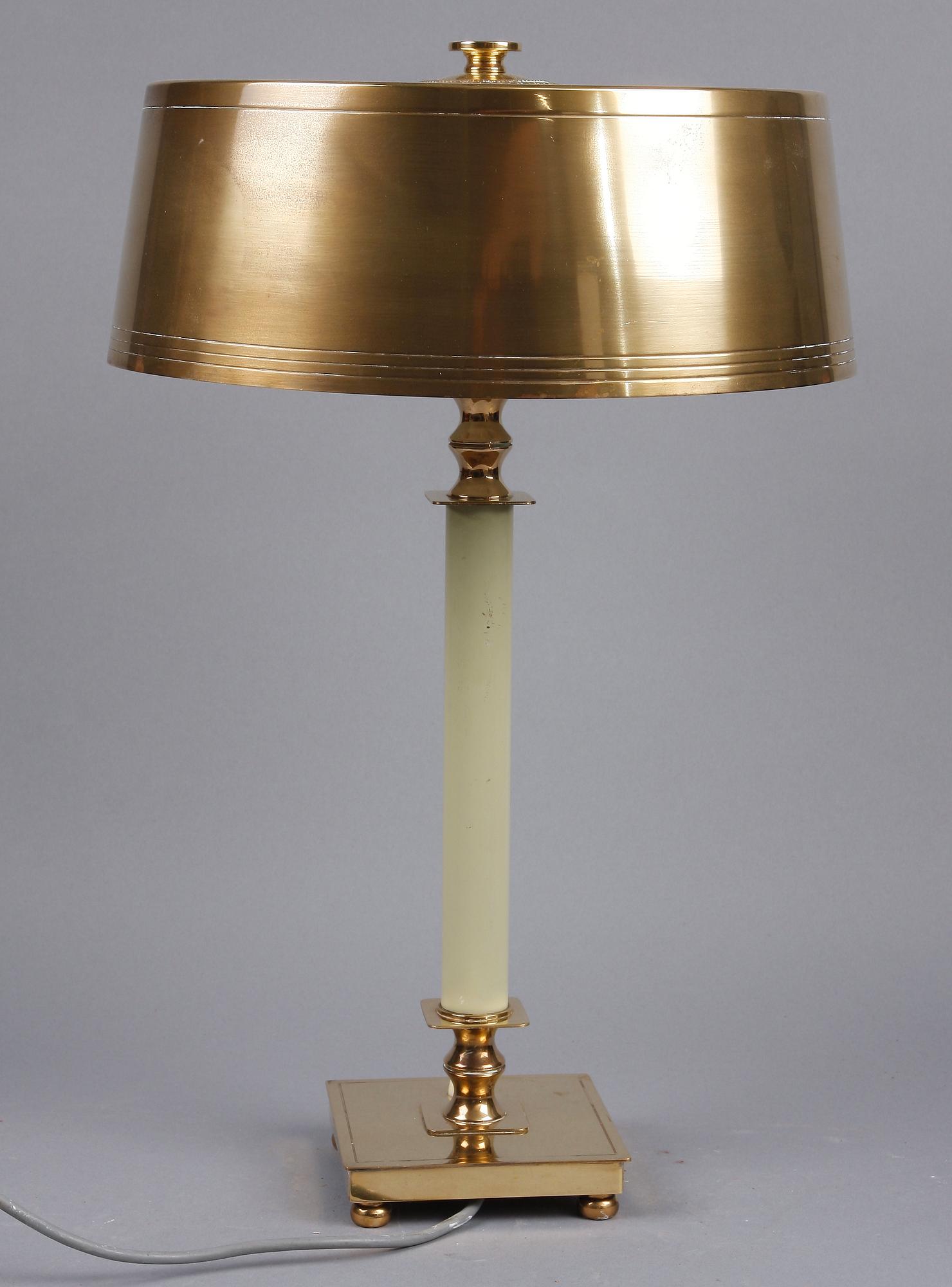 SKRIVBORDSARMATUR, mässing, 1900-tal.