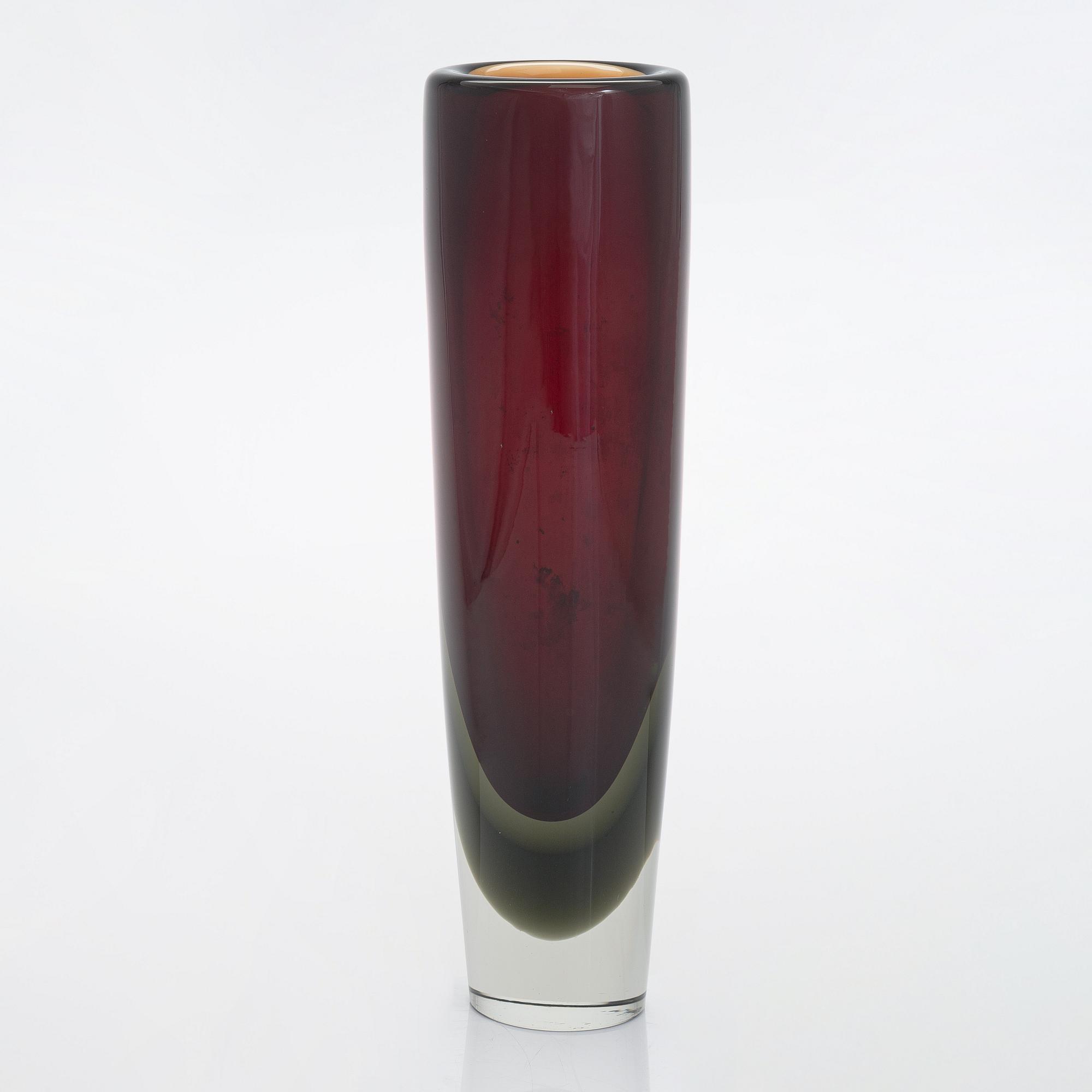 Kaj Franck, a 'KF 239' glass vase signed K. Franck Nuutajärvi Notsjö -60.