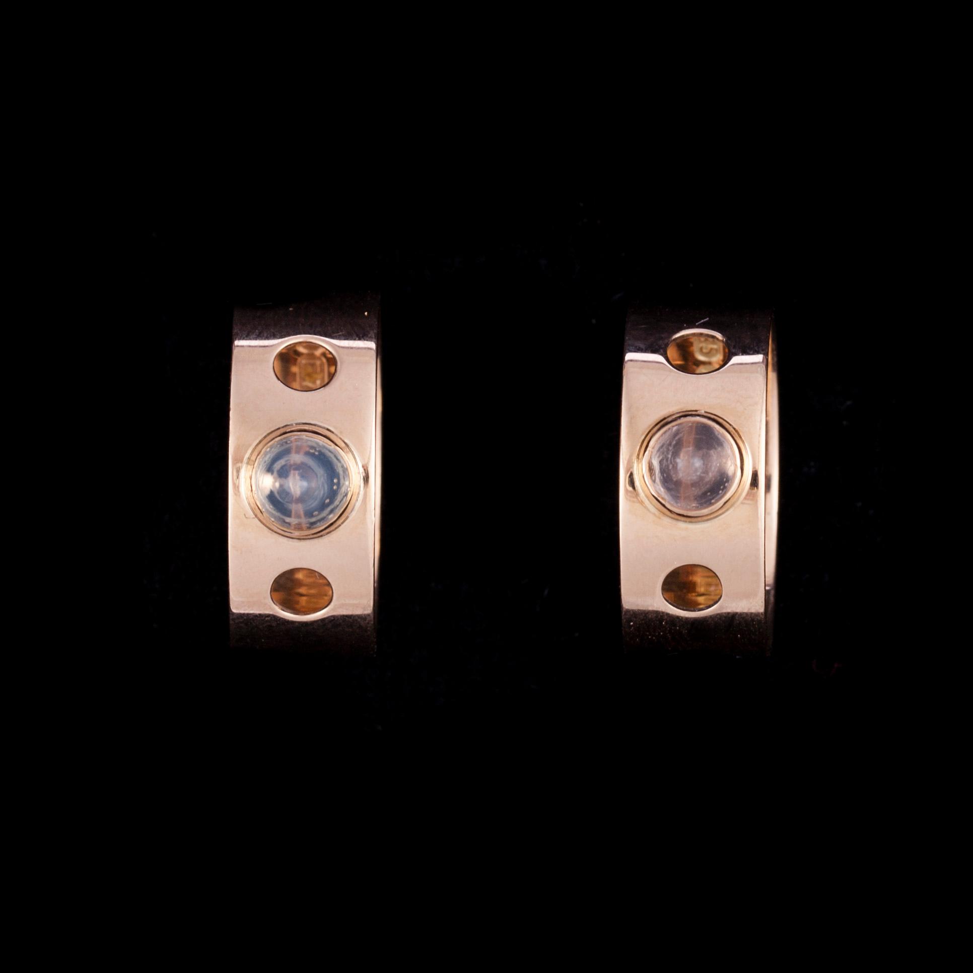 RINGAR, 2 st, guld 14K med rosenkvarts, Elis Kauppi, Kupittaan Kulta, Åbo 1959. Totalvikt 7,3 g.