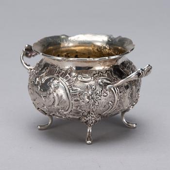 PARTI SILVER, 3 delar, rokokostil, Tyskland, svenska kontrollstämplar, 1900-tal. Sammanlagd vikt 337 g.