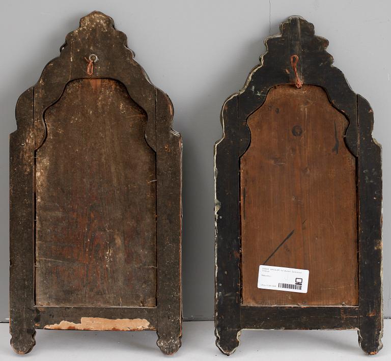 SPEGLAR, två stycken snarlika. Senbarock 1700-tal.