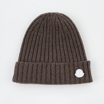 Moncler, a cashmere hat "Berretto Tricot".