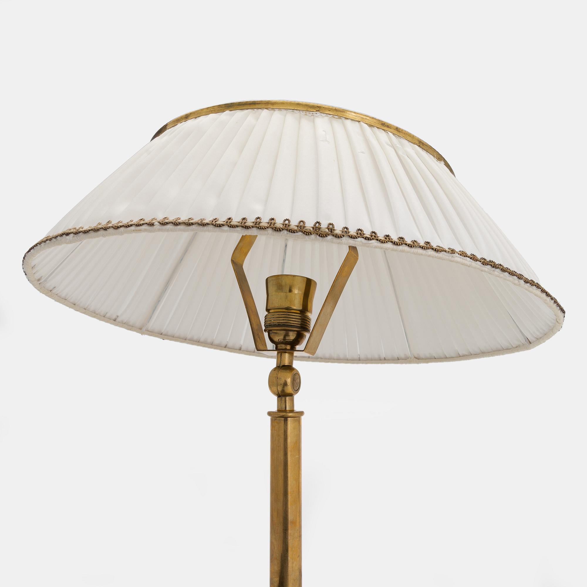 Eino Schroderus, pöytävalaisin, Taidetakomo Koru, Helsinki, 1900-luvun alku.