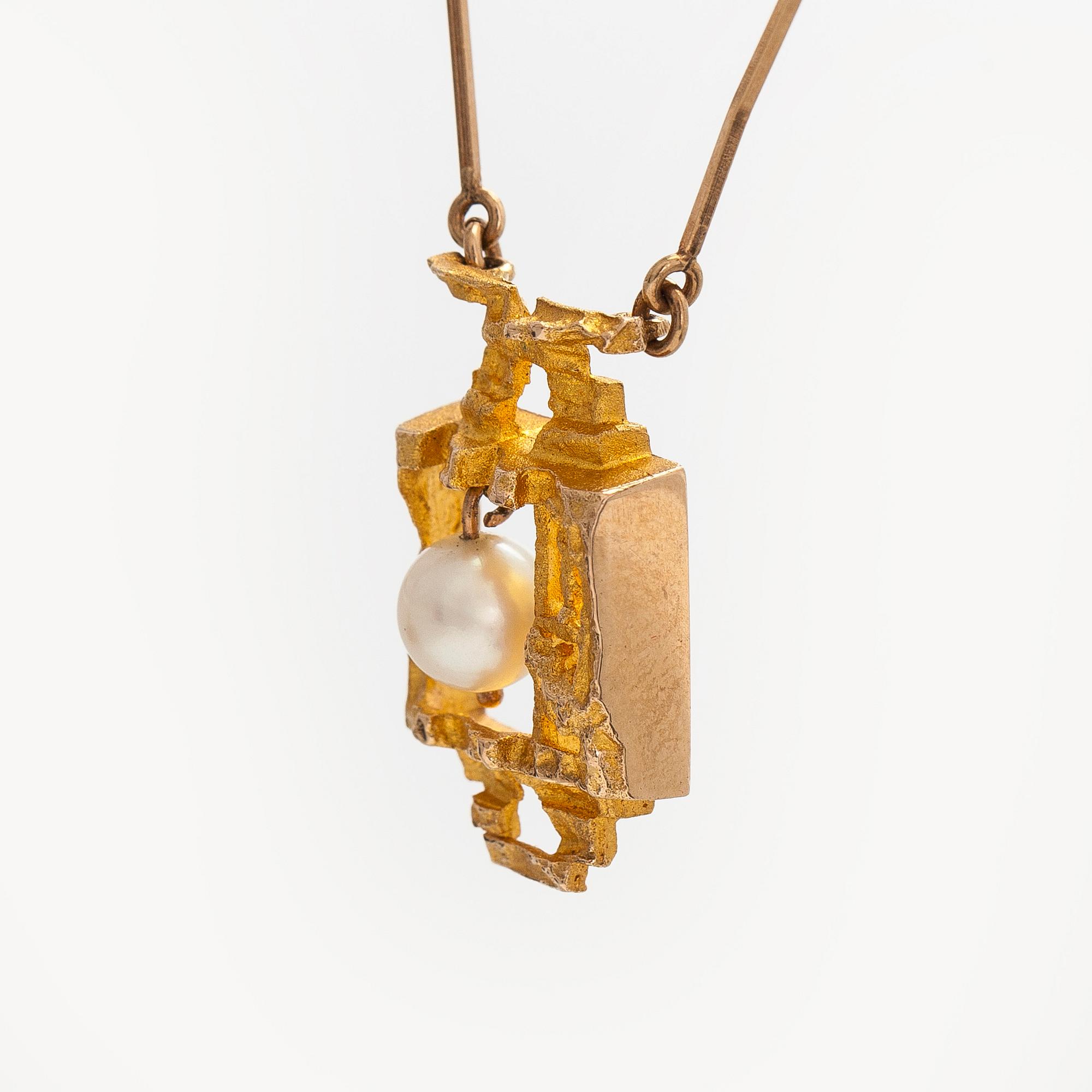 Björn Weckström, necklace, "Magic Pearl", cultured pearl, 14K gold.