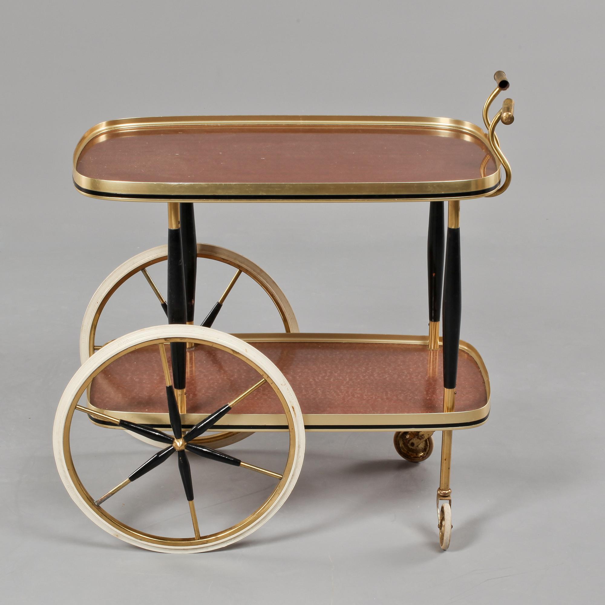 SERVERINGSVAGN, 1900-talets andra hälft.