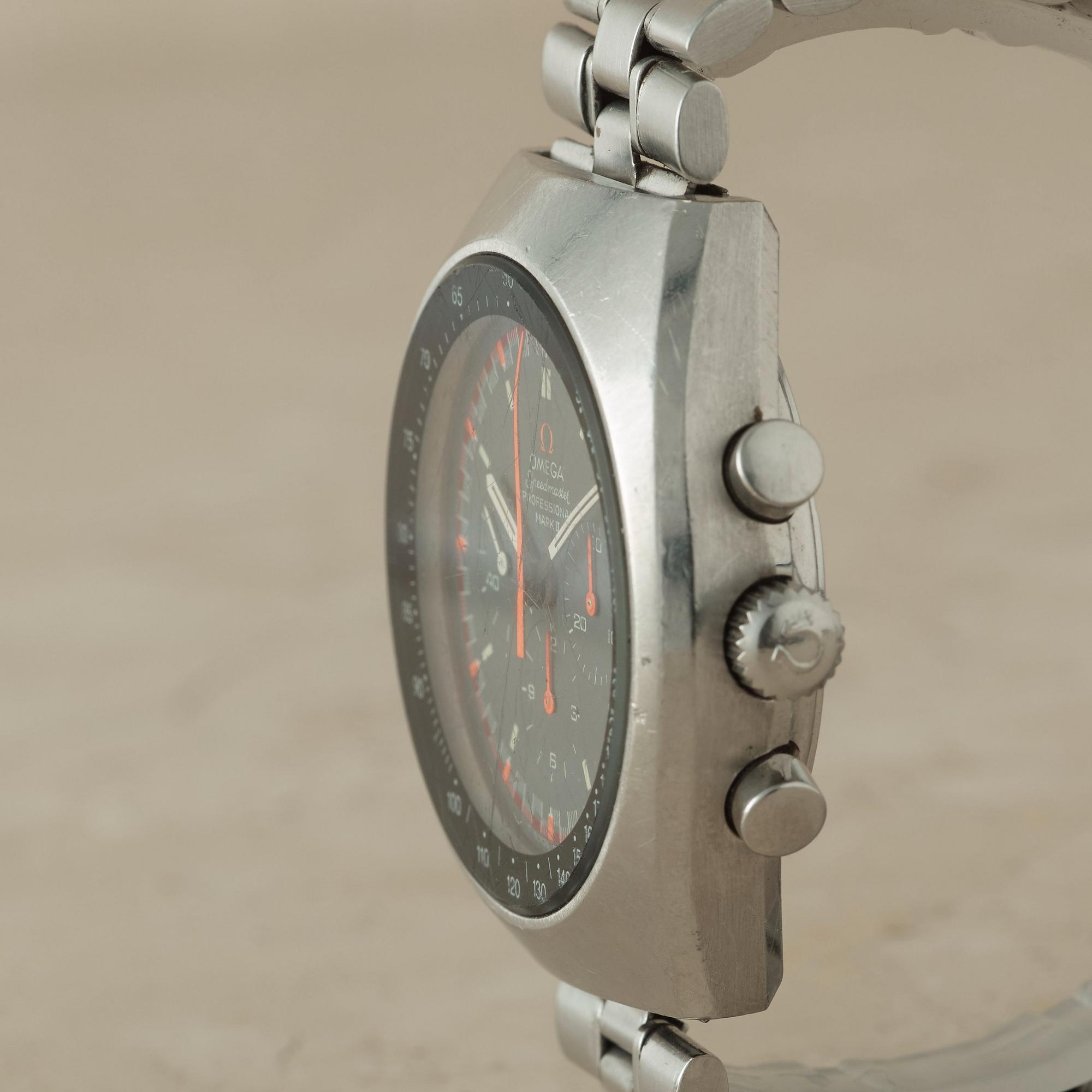 OMEGA, Speedmaster Professional, Mark II (T SWISS MADE T), "Tachymetre", "Racing Dial", chronograph,