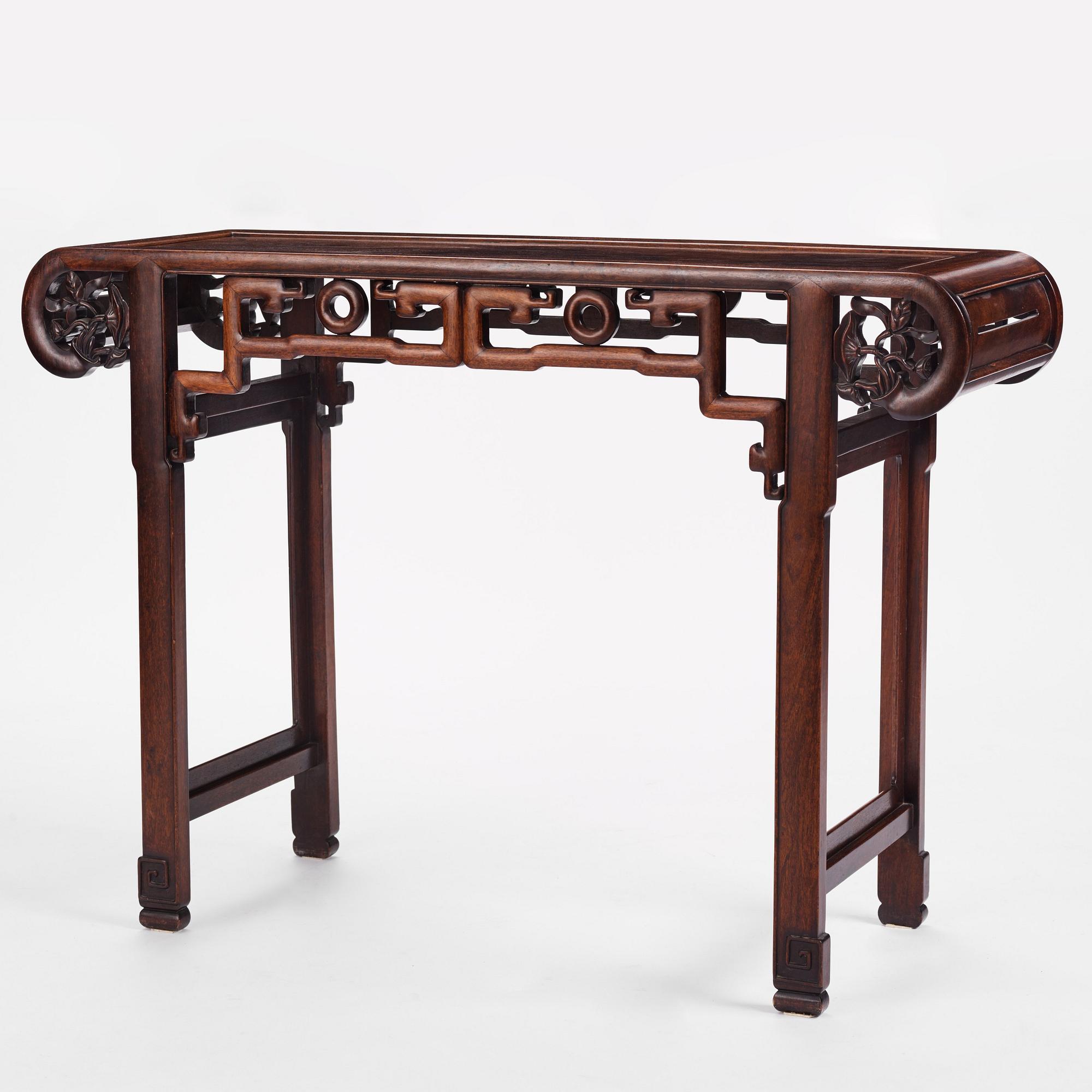 Altarbord, hardwood. Sen Qingdynasti.