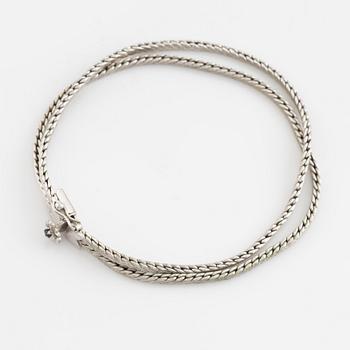 18K white gold bracelet.