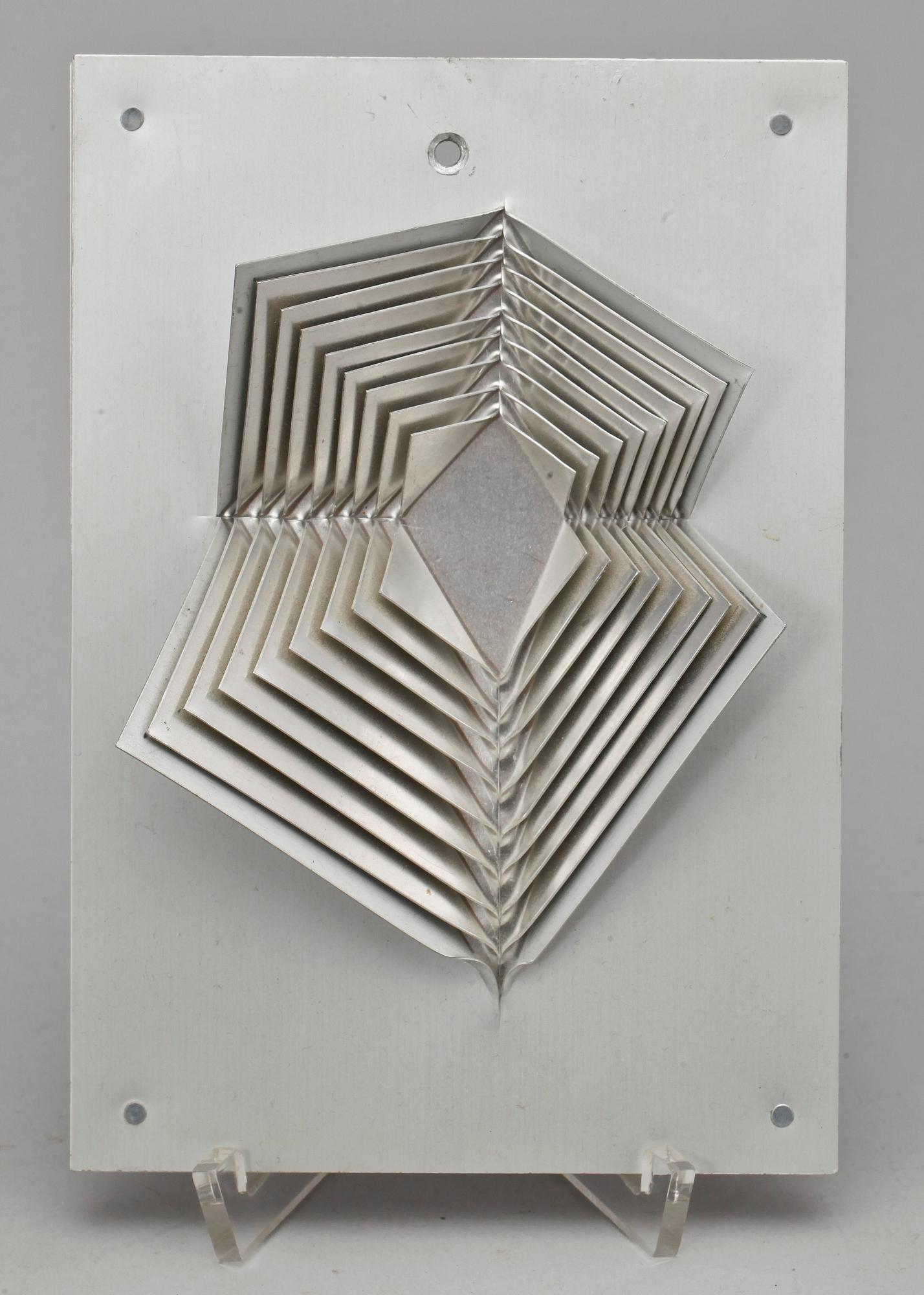 ARNE JONES, aluminium, ej signerad.