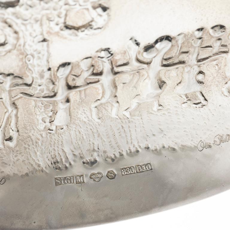 Olle Ohlsson, A silver dish, signed 1978 and numbered 76/350, Silvergillet AB, Malmö 1978.