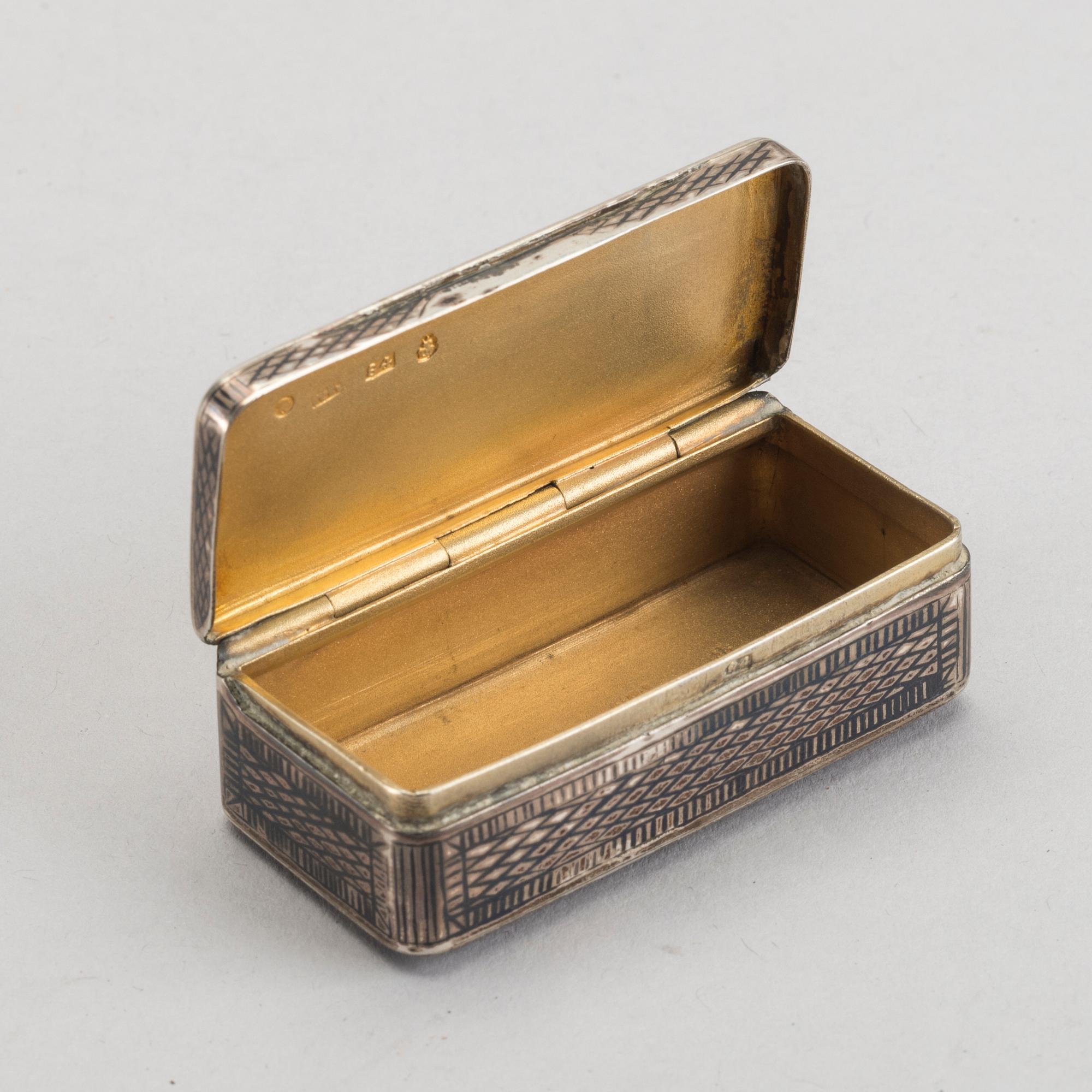 A Russian niello silver box mark of Moskow 1837 assay mark of Nikolaì Lukich weight ca 45 gr.Dubrovin, weight ca 44 gr.