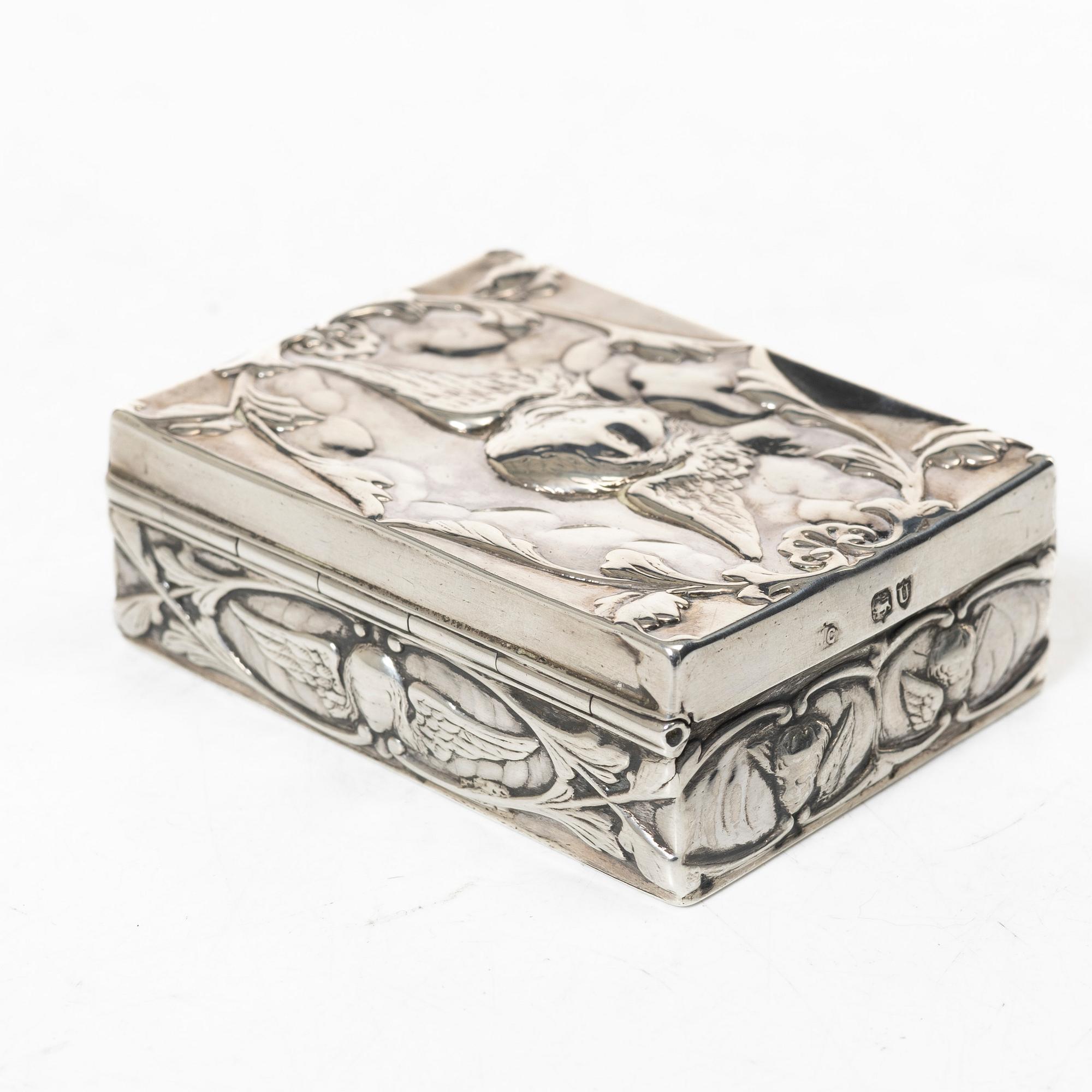 William Comyns & Sons, box, silver, London 1895.