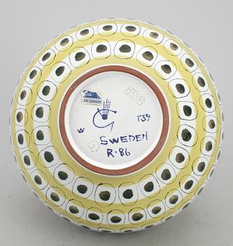 VAS, fajans, Stig Lindberg, Gustavsberg, sign o med studiohanden.