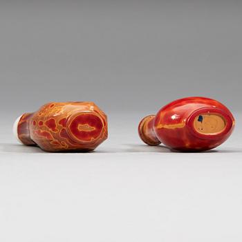 SNUSFLASKOR, två stycken, glas. Kina, tidigt 1900-tal.