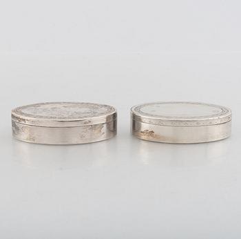 Dosor, 2 st, silver, Sverige, 1800-talets första hälft.