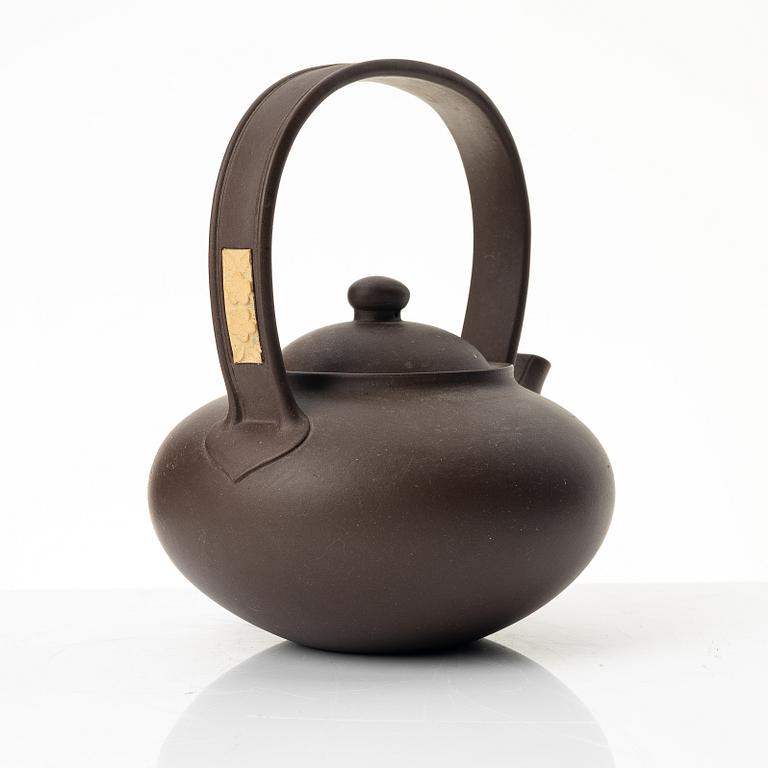 A yixing teapot, China, 1980s.