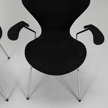 Arne Jacobsen, stolar, ett par, "Sjuan", Fritz Hansen, Danmark 1900-talets slut.