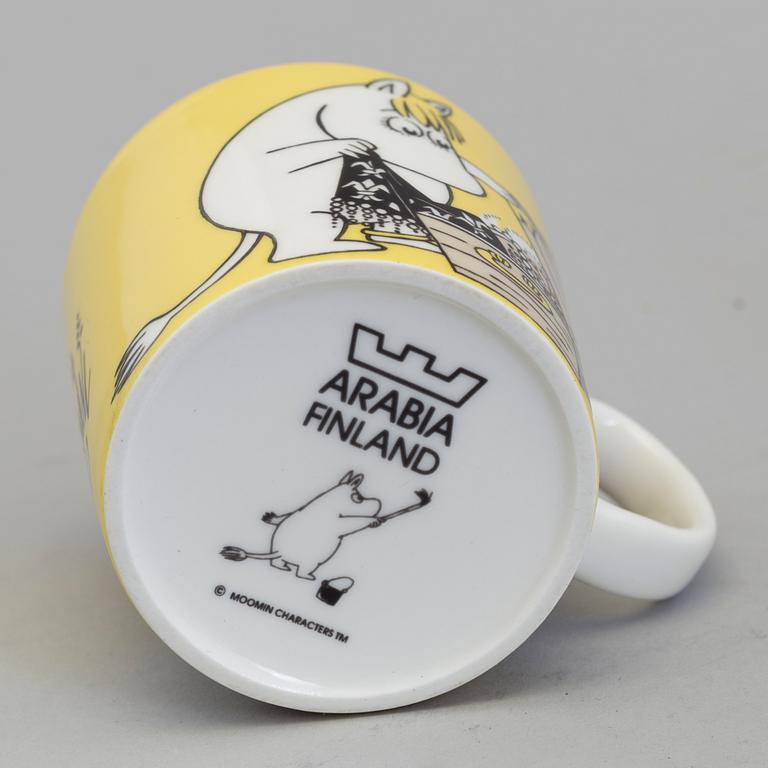 4 porcelain cups and a bowl, Arabia, "Moomin Characters".