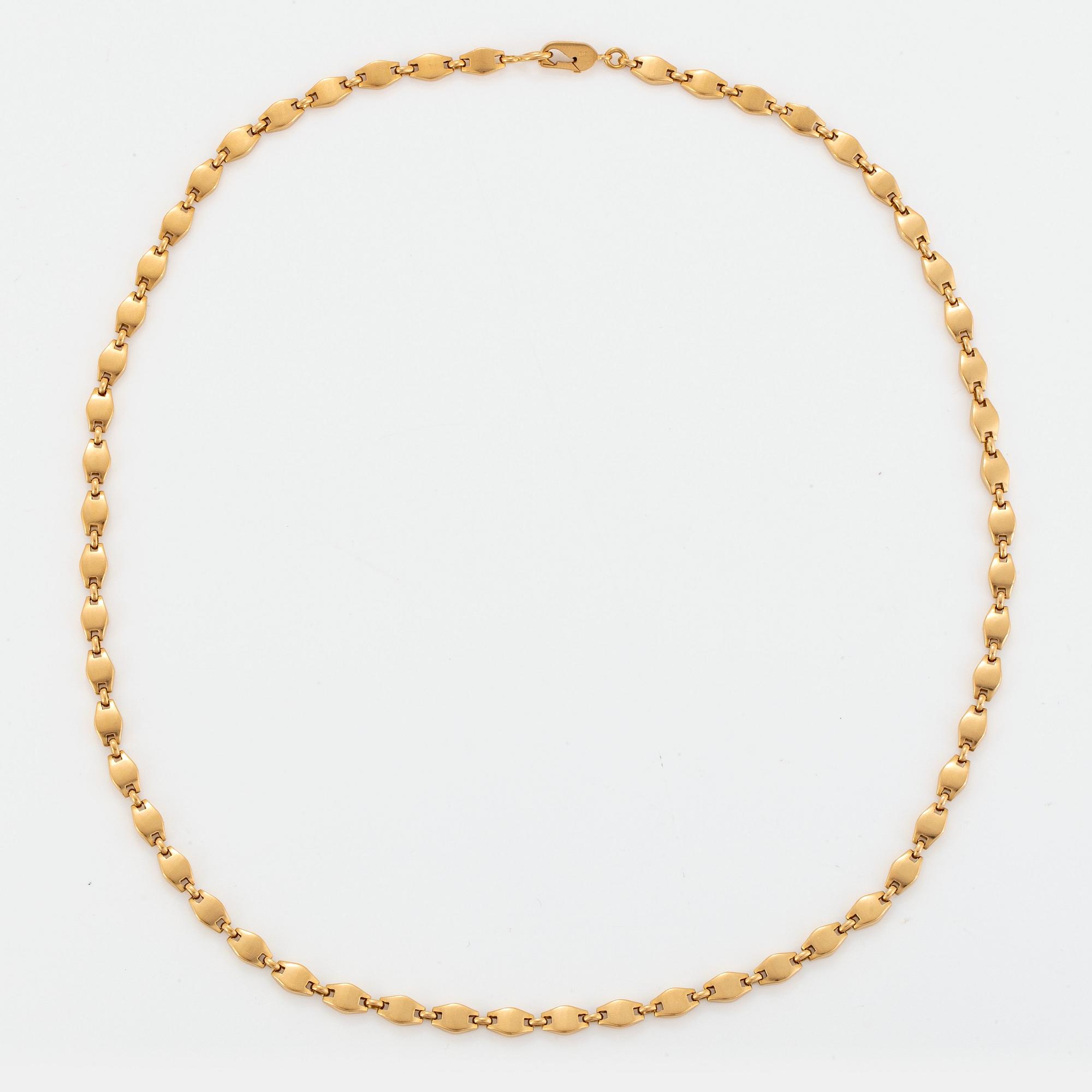 An 18K gold Cartier necklace.
