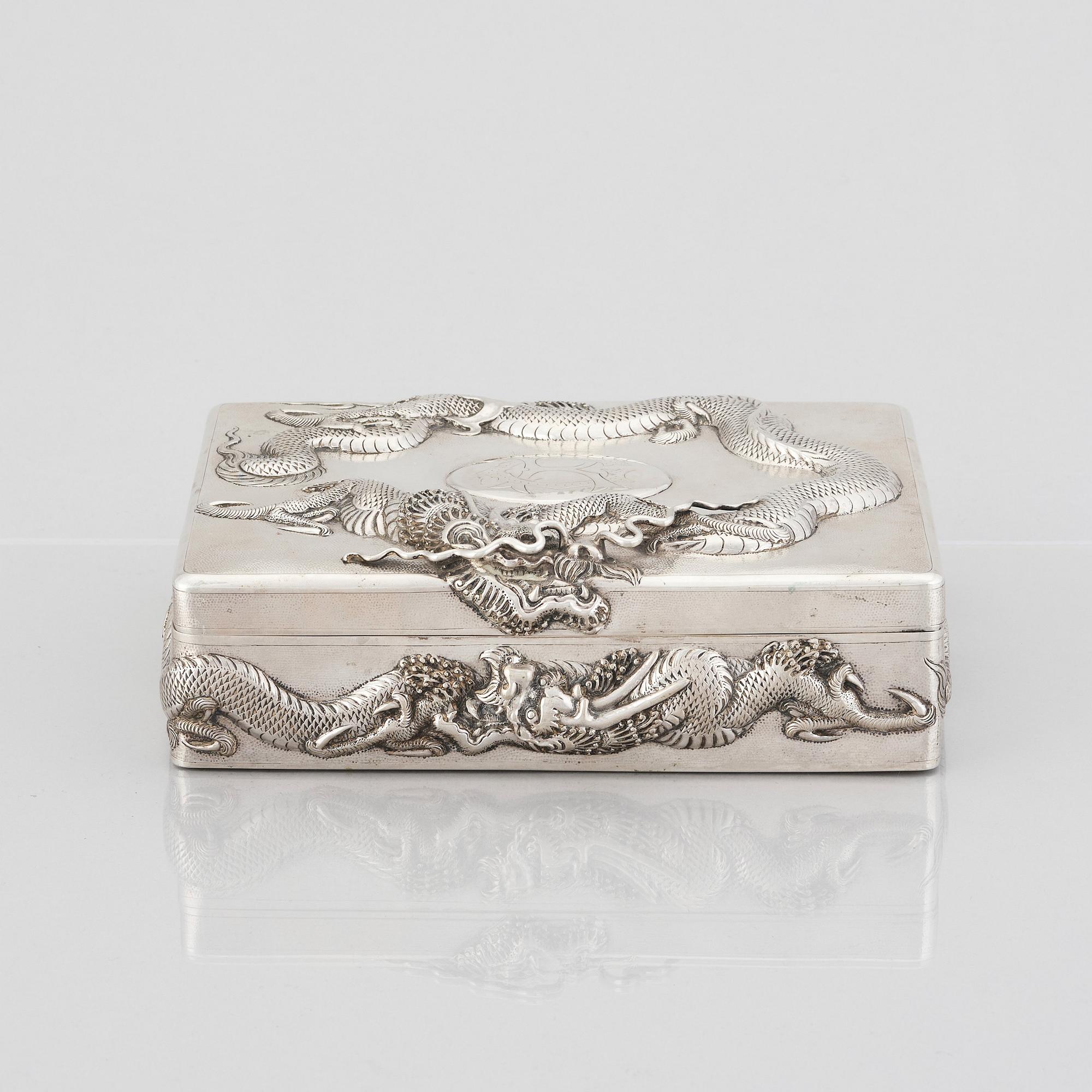 A Chinese Silver box with cover, Shanghai, markers mark Zee Sung, early 20th Century.