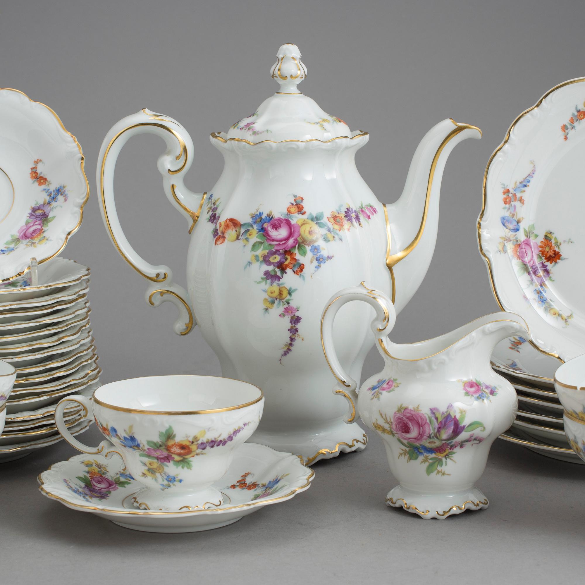 KAFFESERVIS, 23 delar, delar, porslin, "Pompadour", Rosenthal, 1900-talets första hälft.