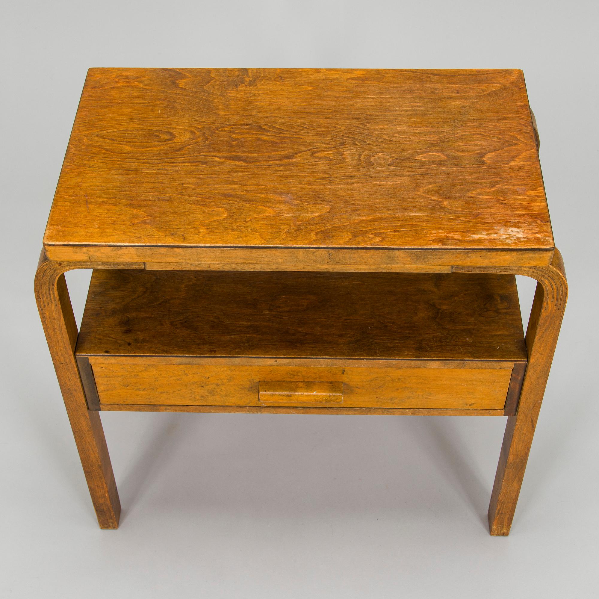 Alvar Aalto, an early 1930s '87' table for O.Y. Huonekalu- ja Rakennustyötehdas A.B.