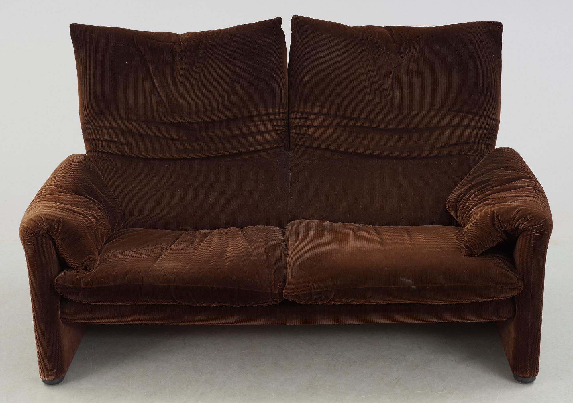 SOFFA, "Maralunga", Vico Magistretti för Cassina, formgiven 1973.