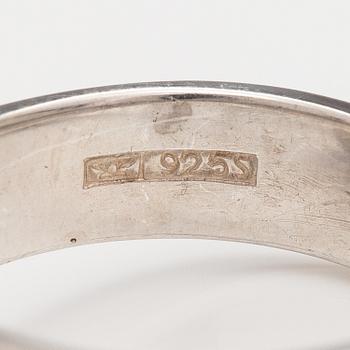 Elis Kauppi, A sterling silver ring with synthetic spinelles. Kupittaan kulta, Turku, later half of the 20th century.