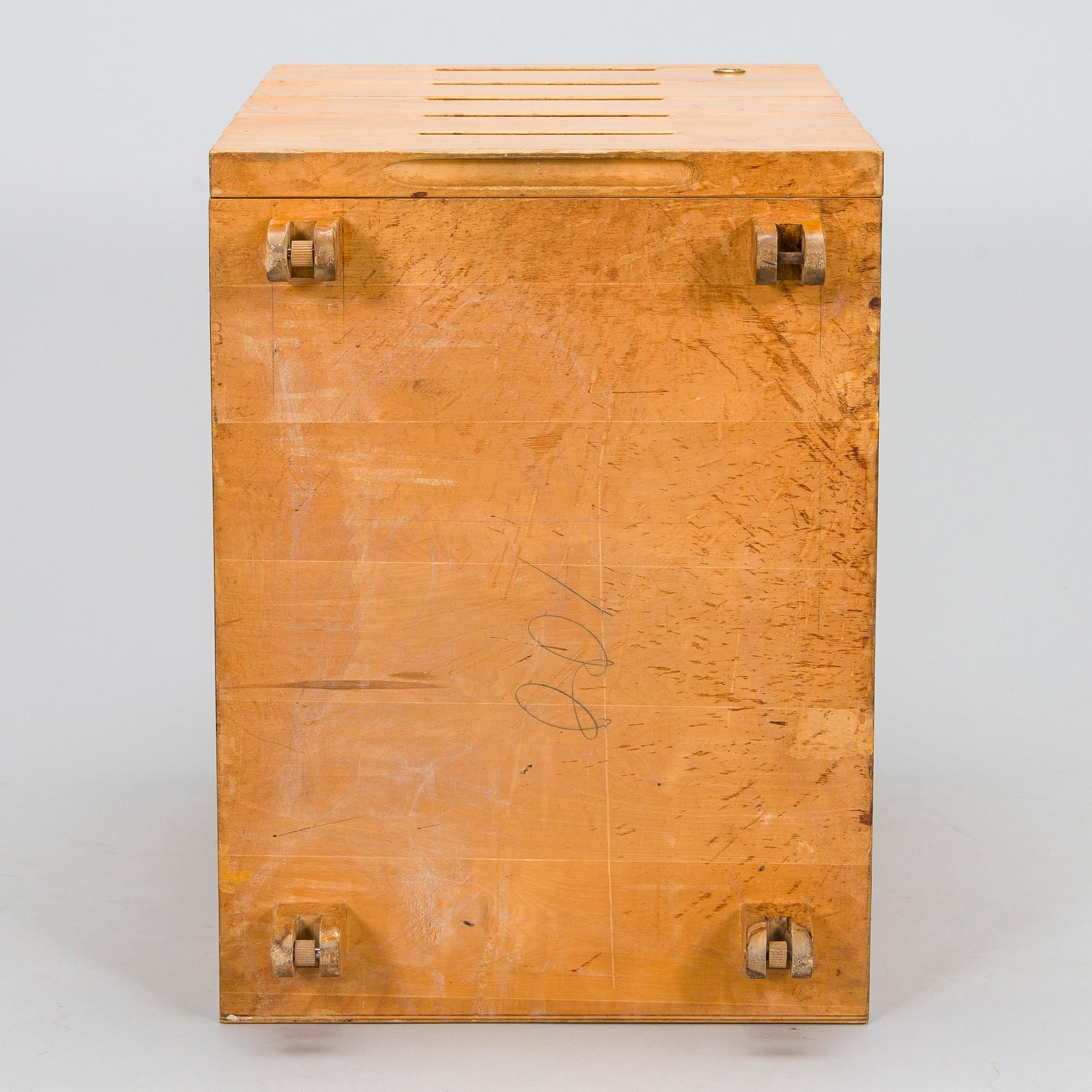 Aino Aalto, hurts, modell H297, Artek, 1900-talets mitt.