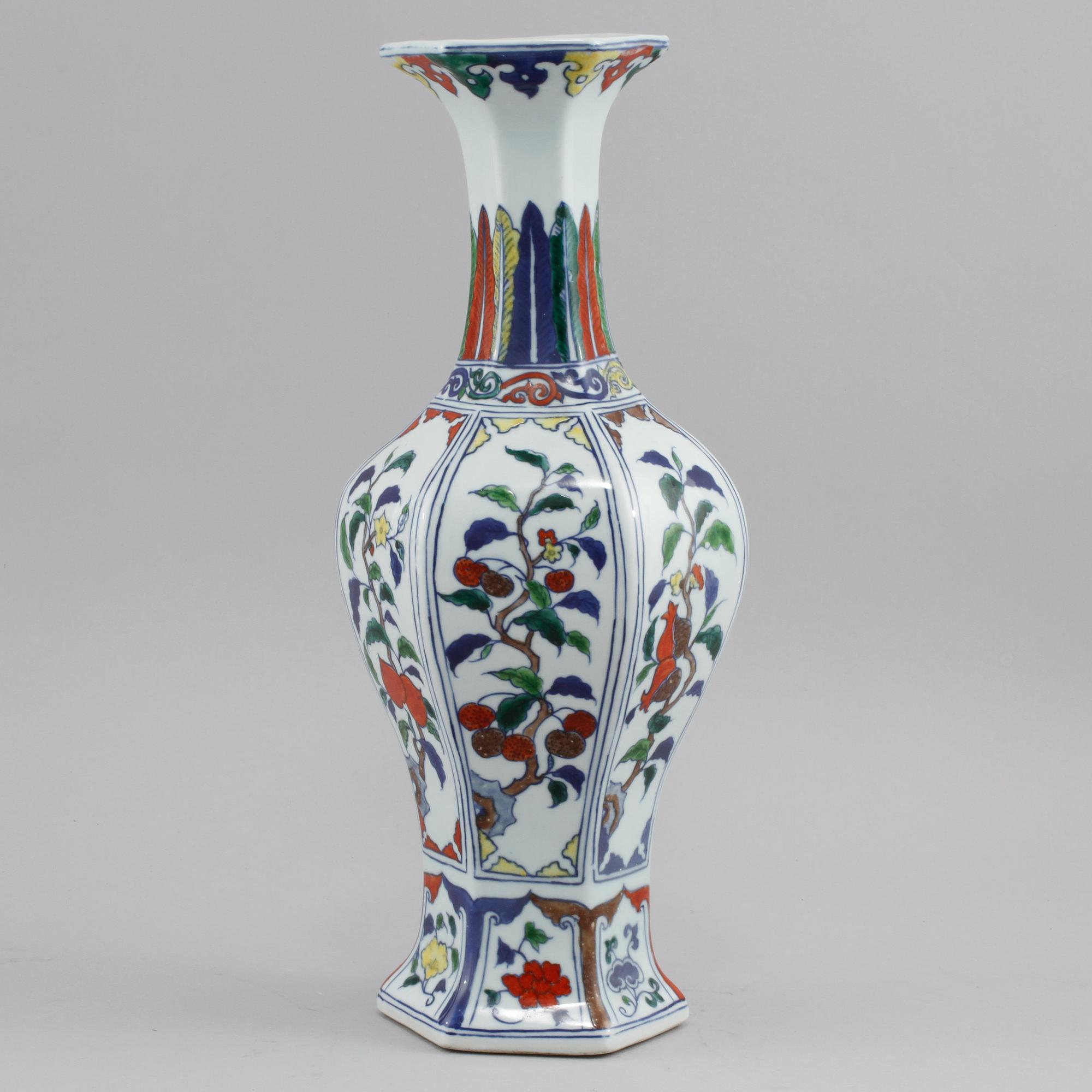 VAS, porslin, Orientalisk, modern tillverkning.