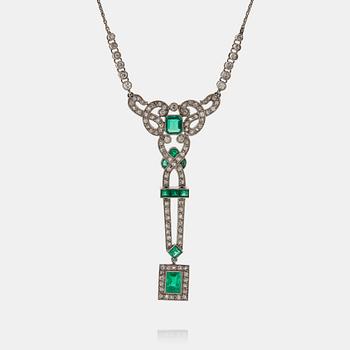 816. A platinum necklace set with faceted emeralds and old- and eight-cut diamonds.