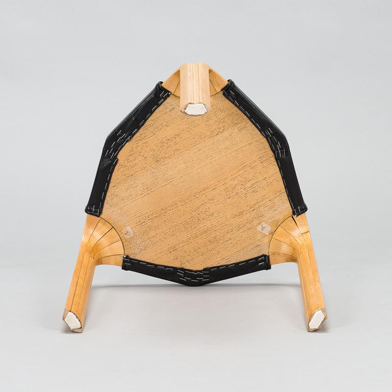 Alvar Aalto, an X 602 stool, Artek, latter half of the 20th century.
