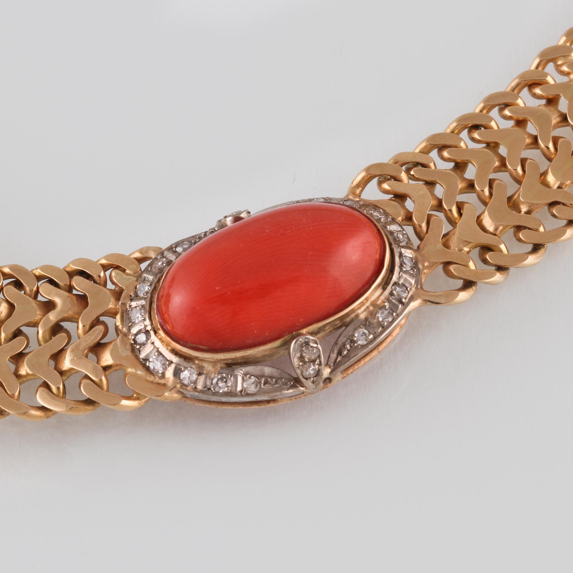 COLLIER, 18K guld, med cabochonslipad korall och lapis lazuli samt åttkantslipade diamanter. Vikt 76,9 gram.