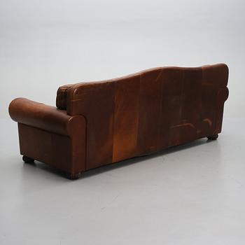 SOFFA, Chesterfield-typ, 1900-talets sista del.