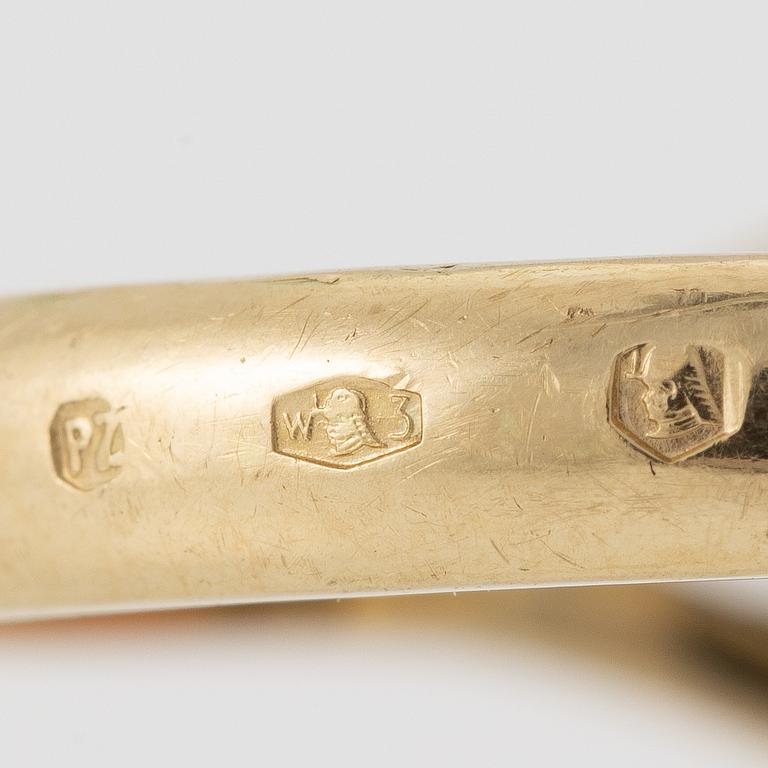 Ring, 14K guld med snäckskalscamé.